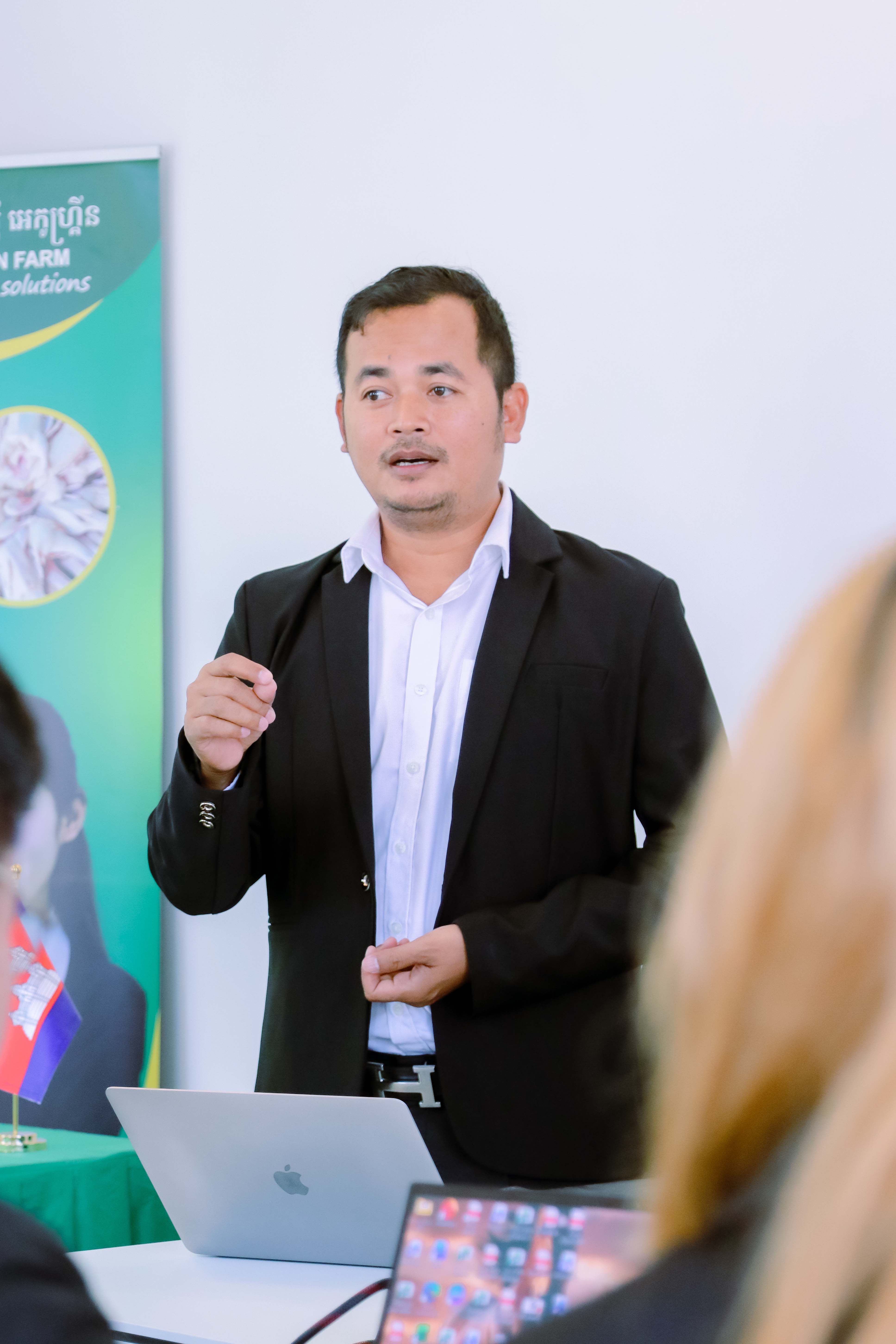 លោក អាន លីហ៊ាន់