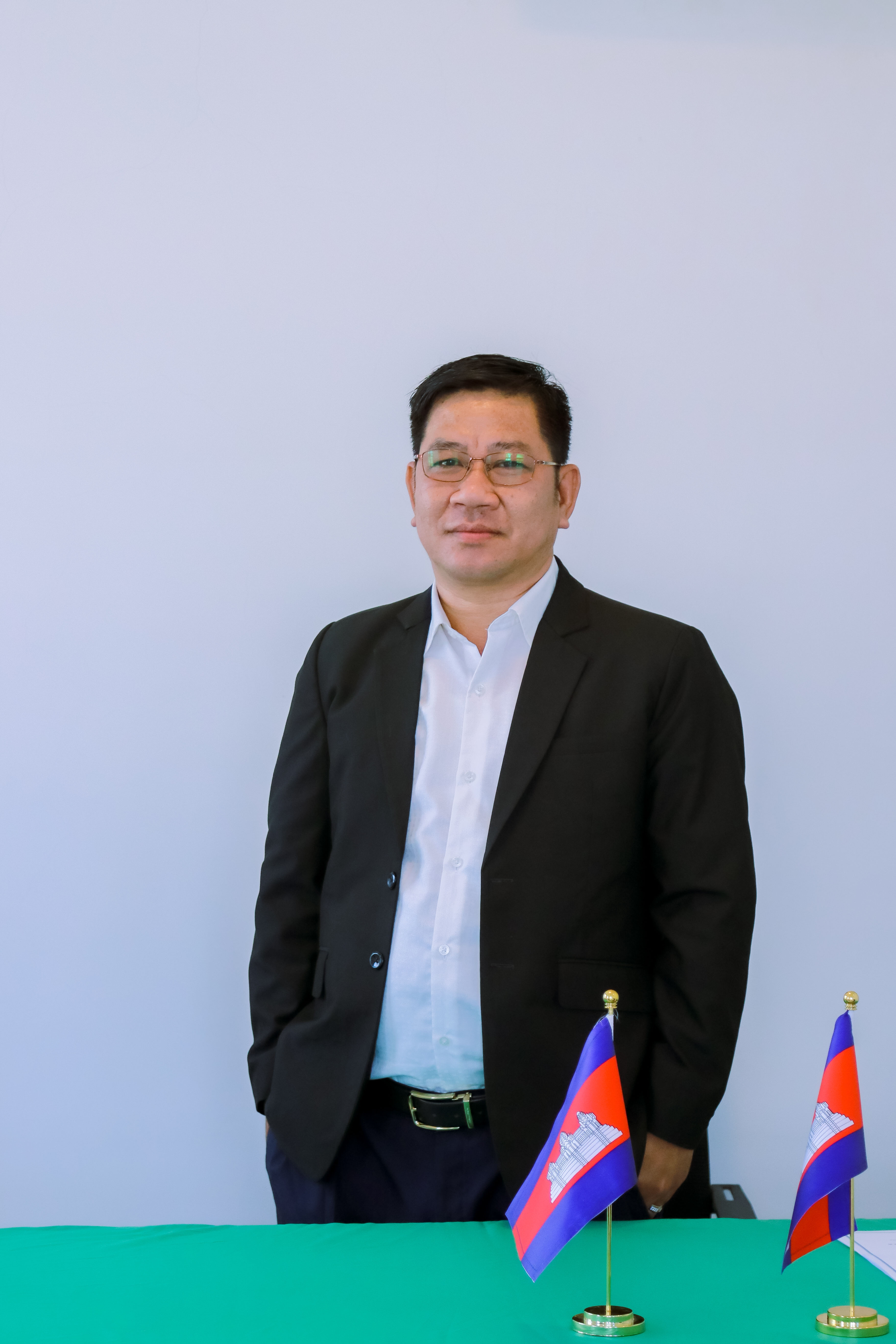 លោក ឡាញ គឹមវ៉ាត